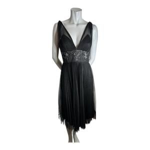 Badgley Mischka Black Plunge Neck Beaded Pleated Mesh Cocktail Dress Size 8